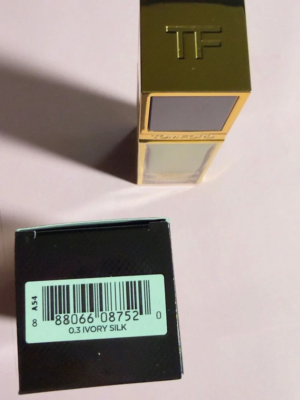 Tom Ford Foundation with Pink Accent - Shade and Illuminate